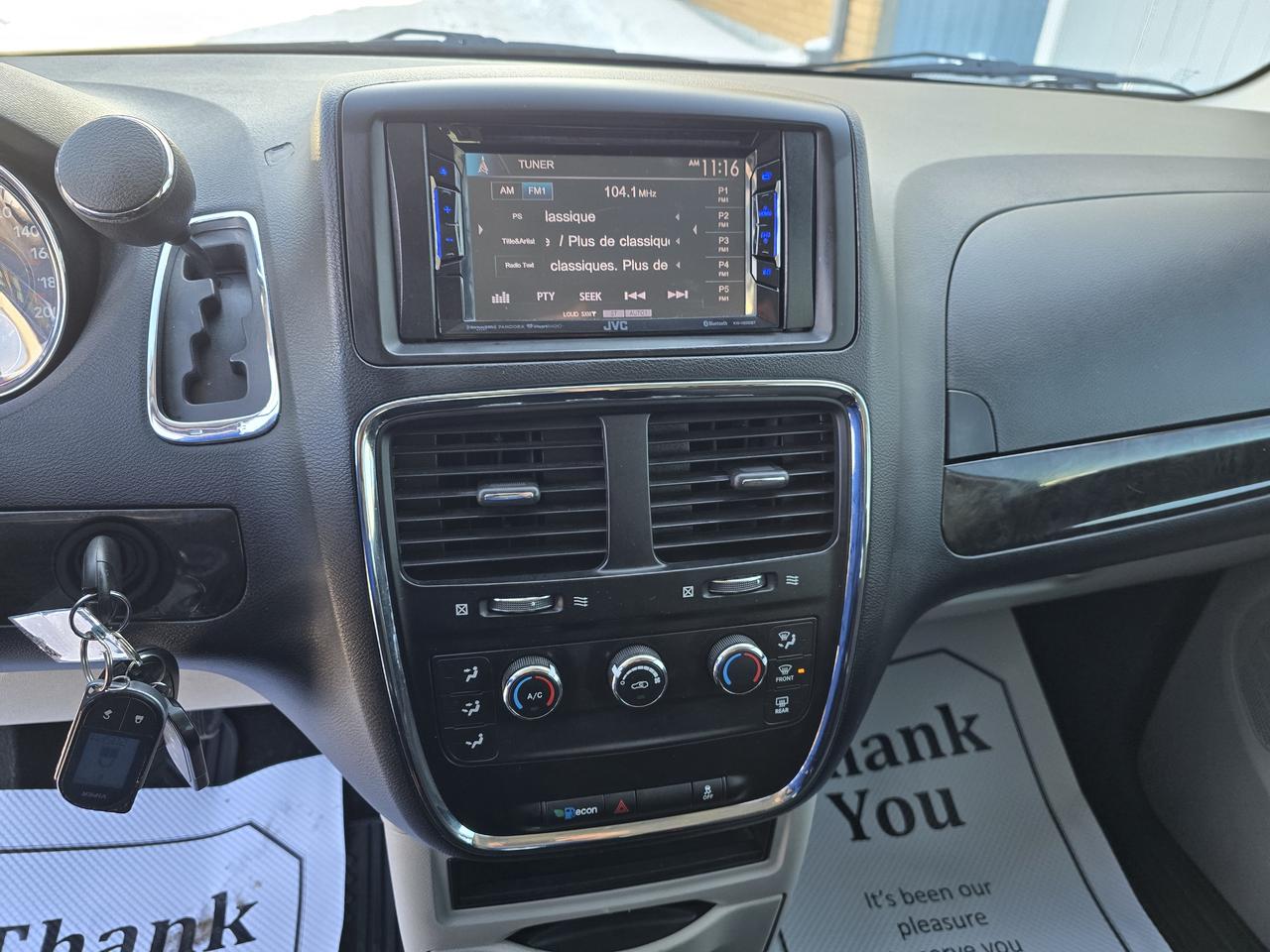 2016 Dodge Grand Caravan SE Photo