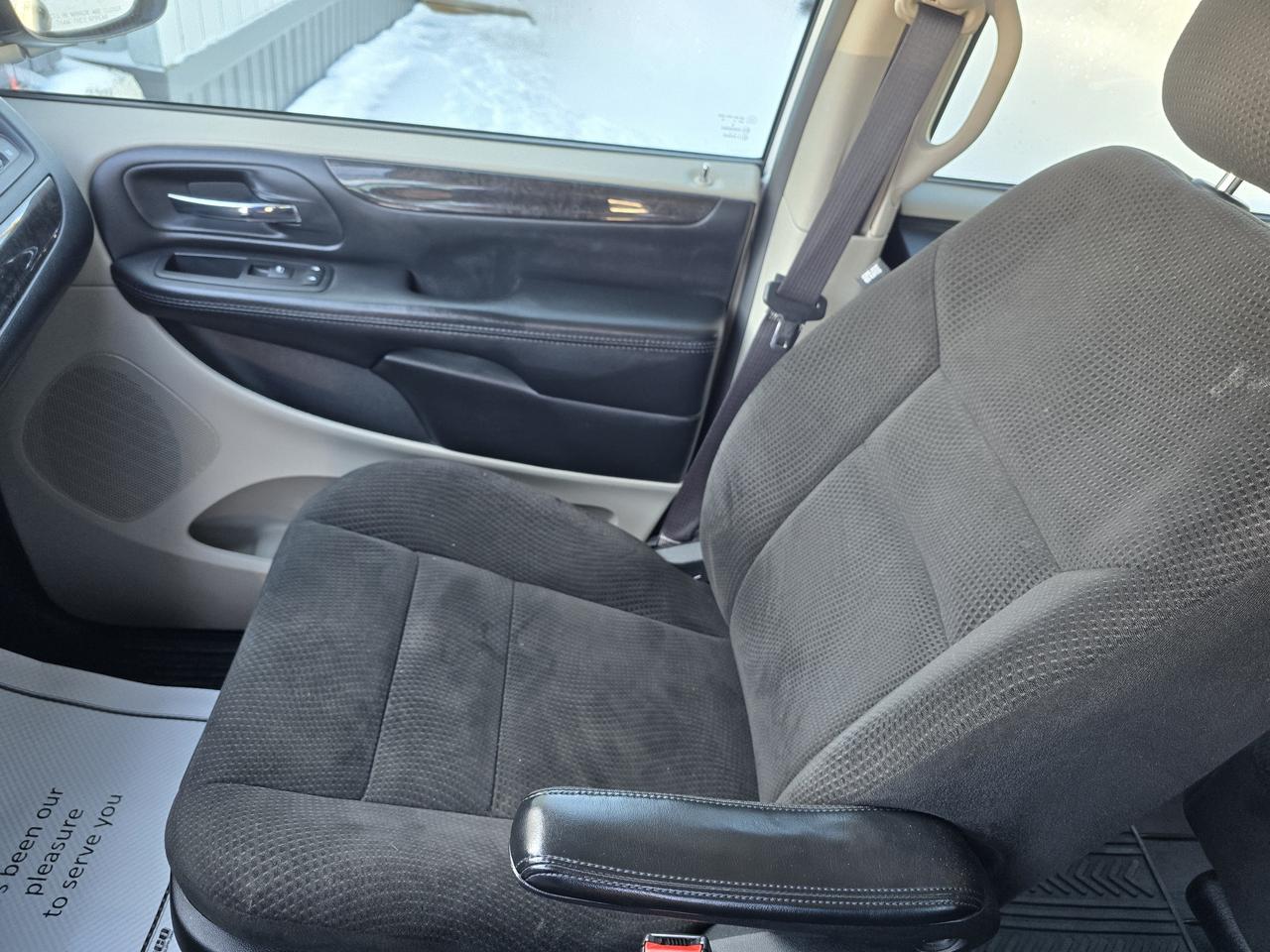 2016 Dodge Grand Caravan SE Photo