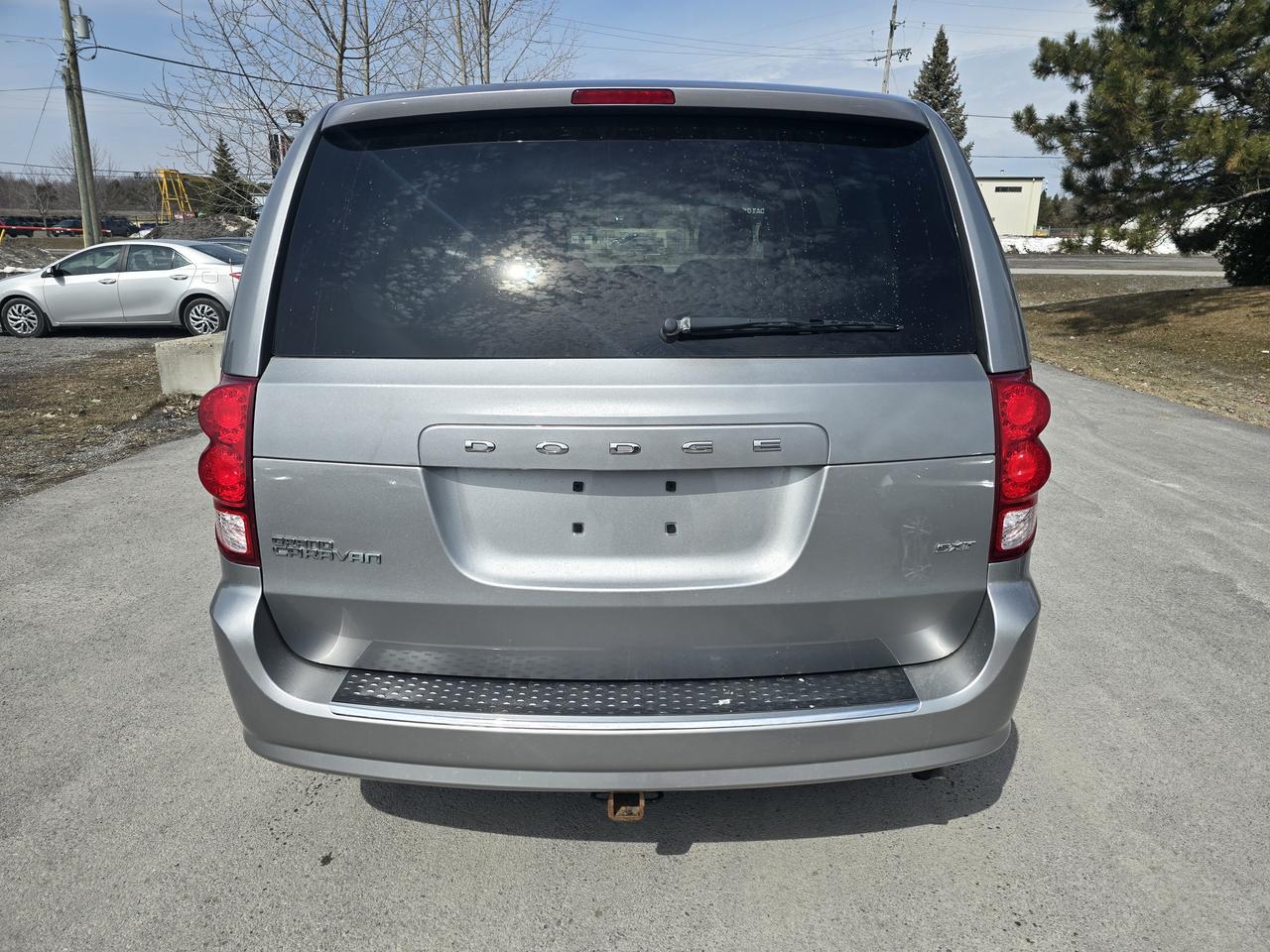 2015 Dodge Grand Caravan SE Photo4