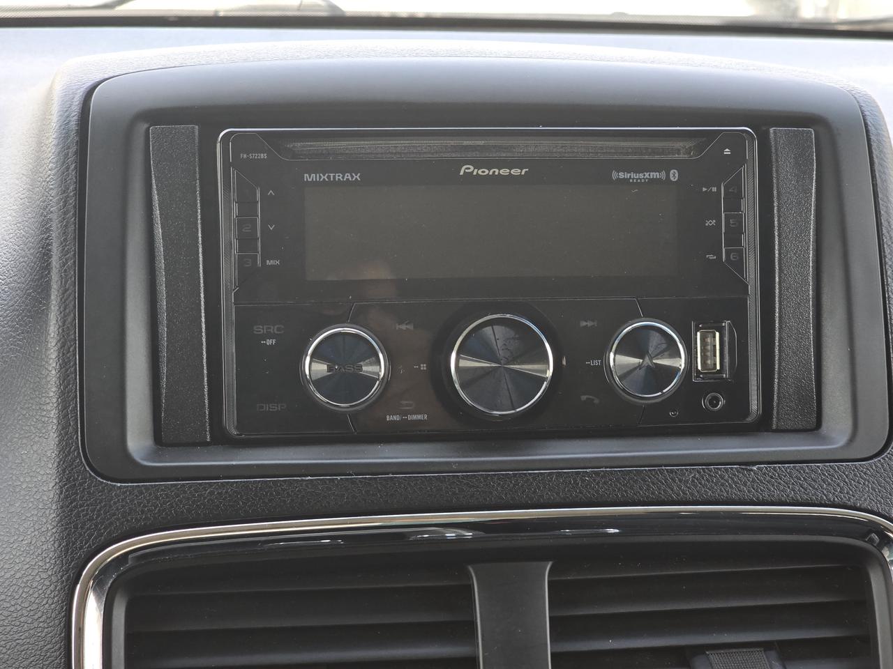 2015 Dodge Grand Caravan SE Photo