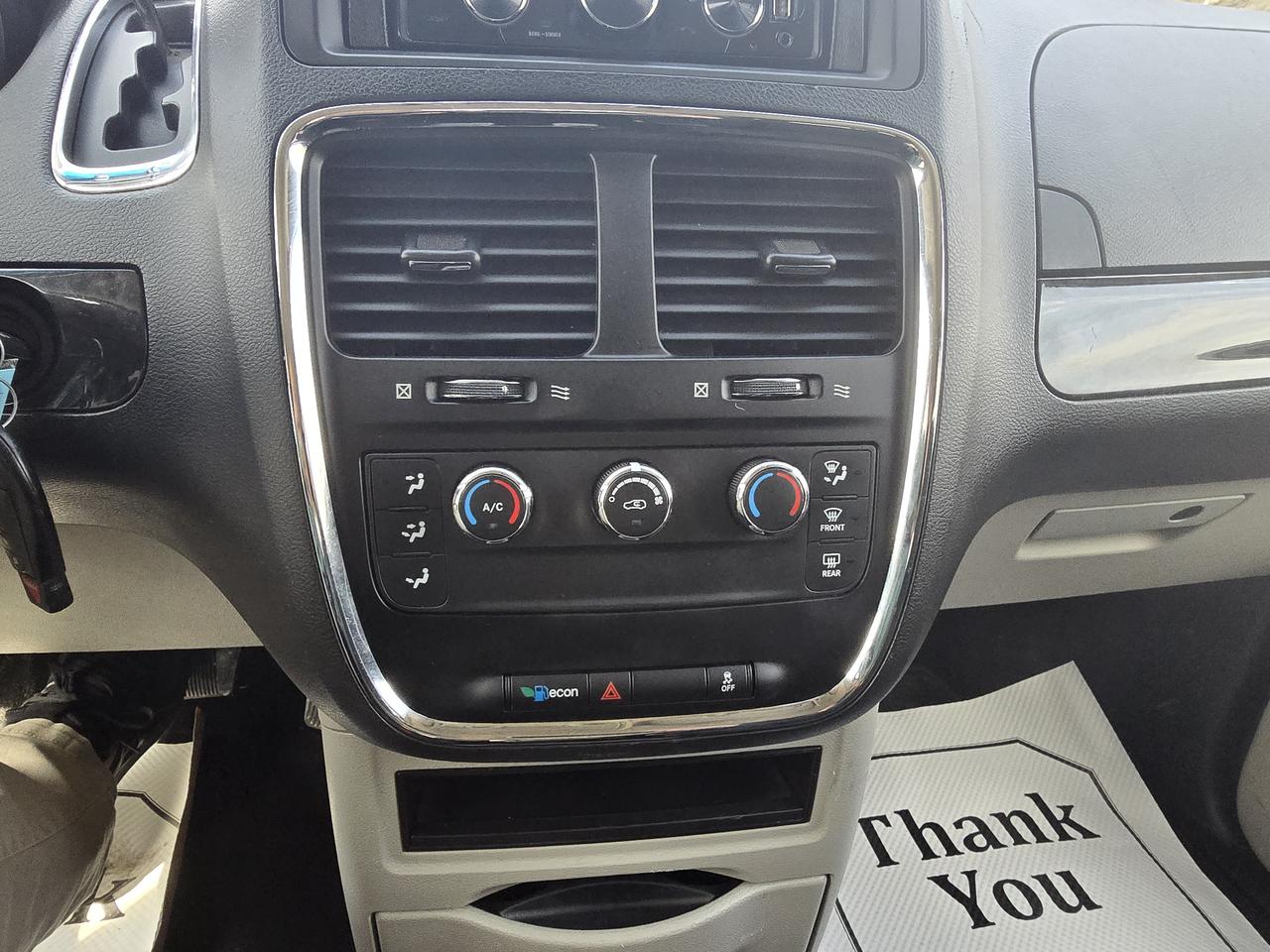 2015 Dodge Grand Caravan SE Photo