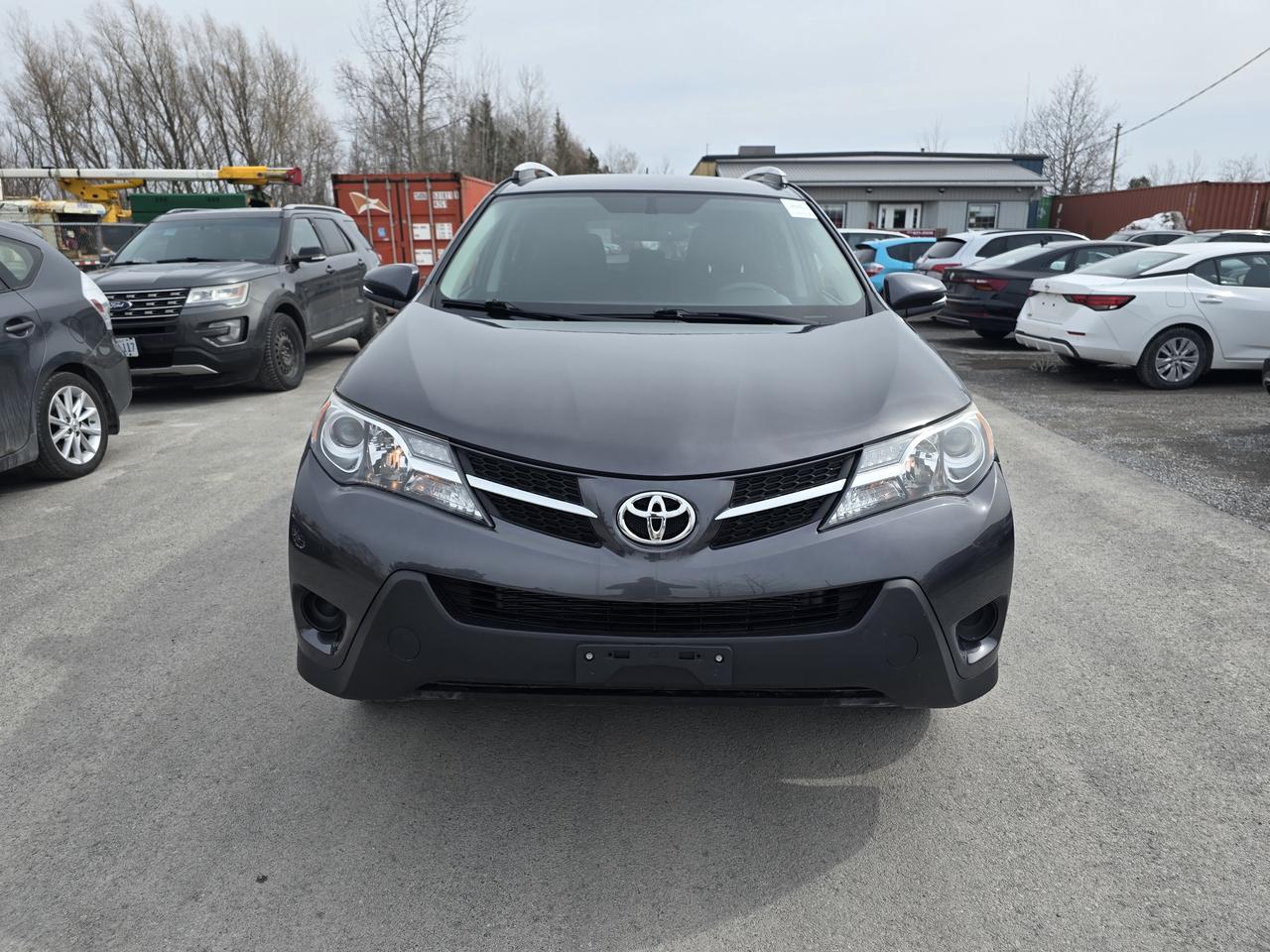2015 Toyota RAV4 LE Photo