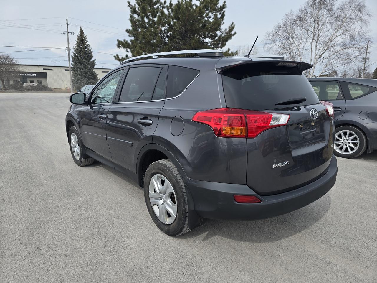 2015 Toyota RAV4 LE Photo