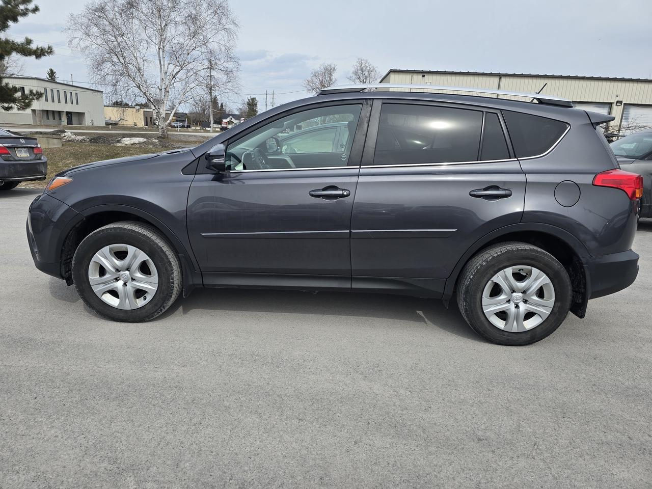 2015 Toyota RAV4 LE Photo