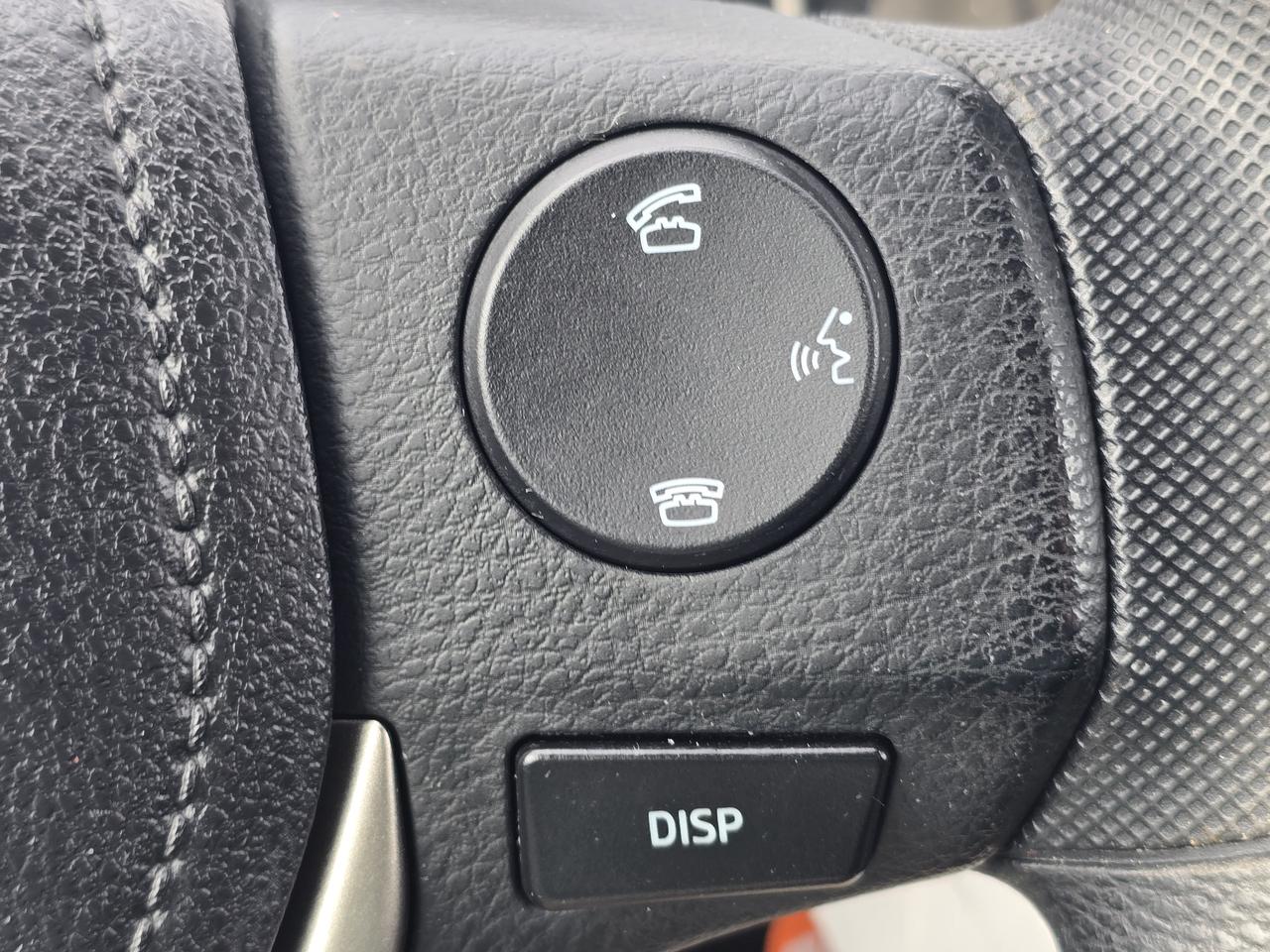 2015 Toyota RAV4 LE Photo