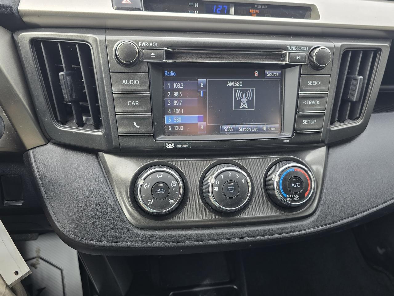 2015 Toyota RAV4 LE Photo