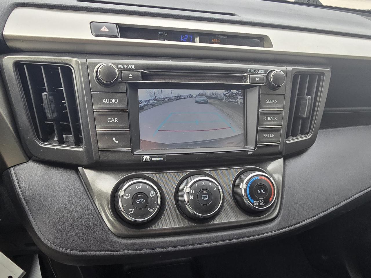 2015 Toyota RAV4 LE Photo