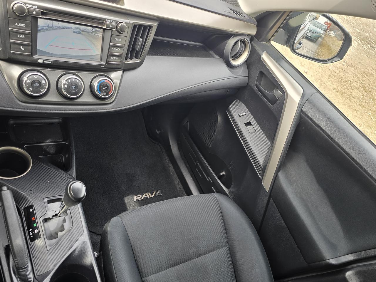 2015 Toyota RAV4 LE Photo