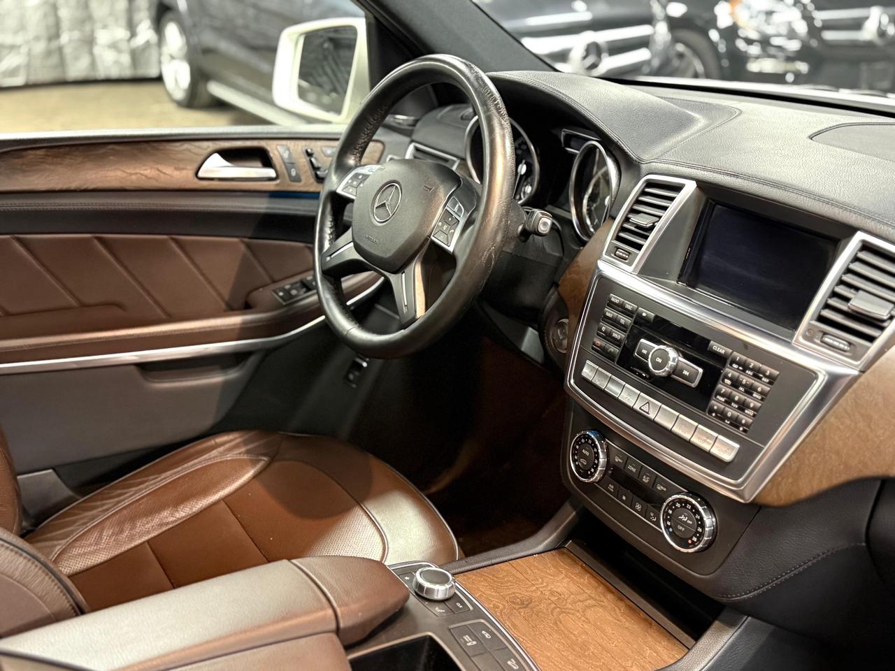 2014 Mercedes-Benz GL-Class GL550 AMG PCKG/CLEAN TITLE//BROWN INTERIOR/7 SEATE Photo