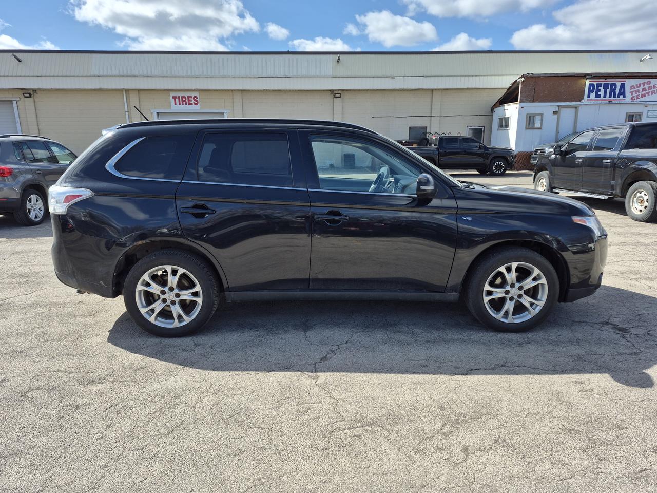 2014 Mitsubishi Outlander GT Photo3