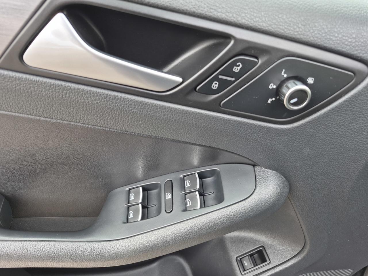 2013 Volkswagen Jetta TDI HIGHLINE Photo