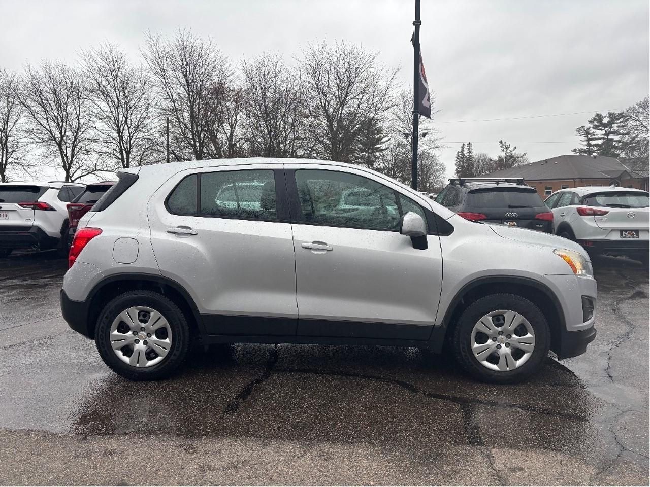 2014 Chevrolet Trax LS ONLY 51272 KMS!! ONE OWNER CLEAN CARFAX Photo