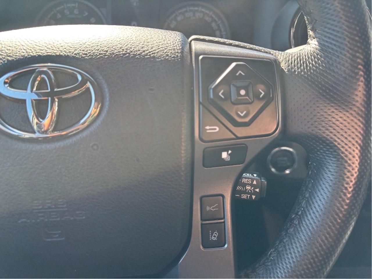 2022 Toyota Tacoma Base V6 4WD TRD SPORT POWER SEAT ONE OWNER Photo