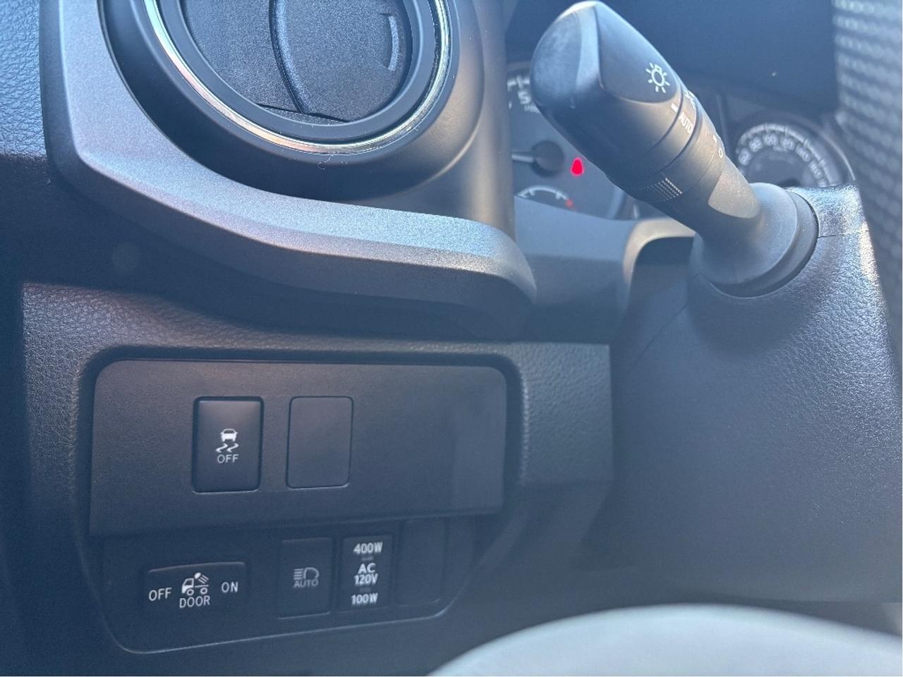 2022 Toyota Tacoma Base V6 4WD TRD SPORT POWER SEAT ONE OWNER Photo