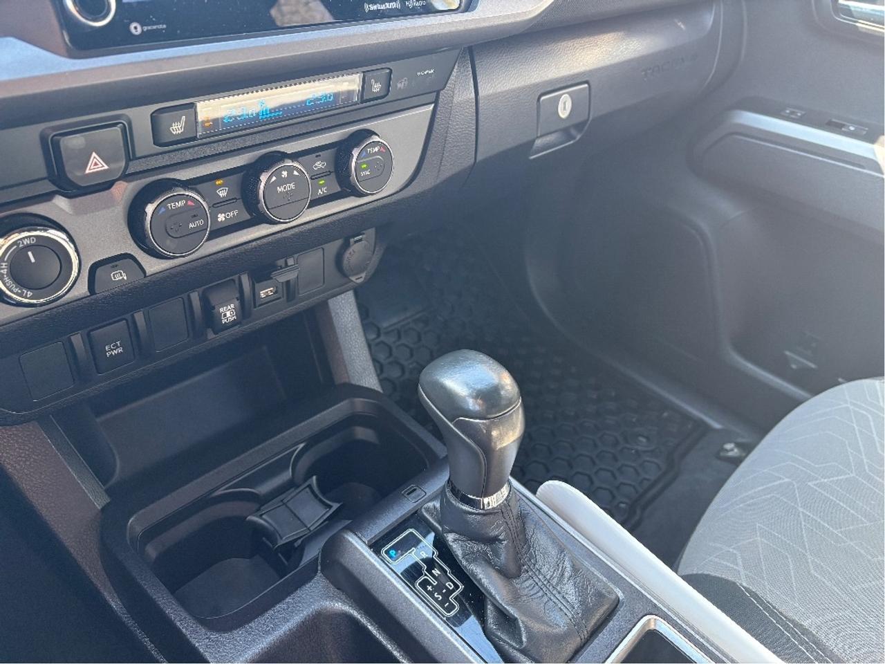 2022 Toyota Tacoma Base V6 4WD TRD SPORT POWER SEAT ONE OWNER Photo