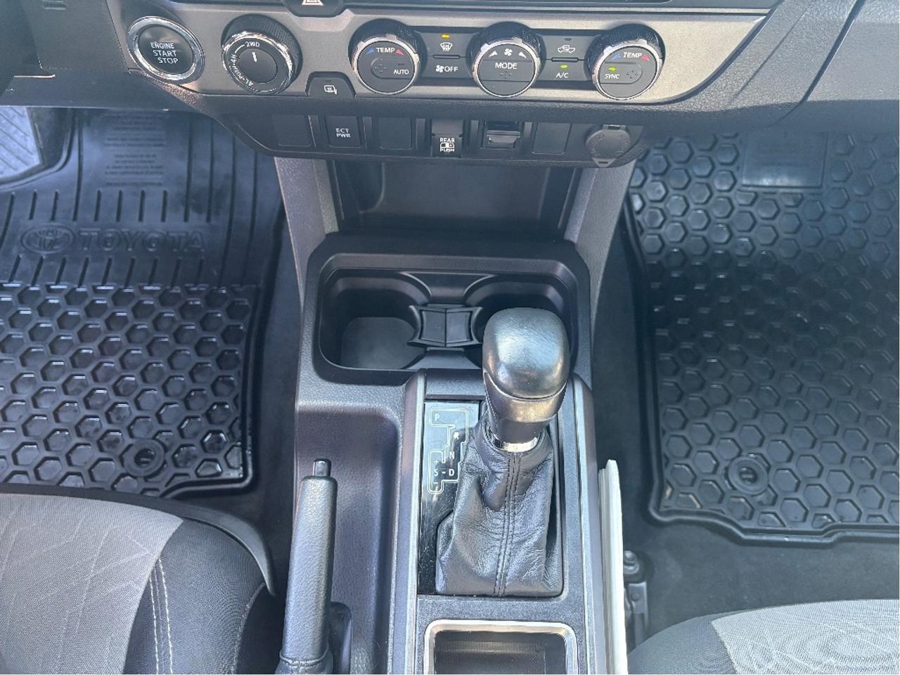 2022 Toyota Tacoma Base V6 4WD TRD SPORT POWER SEAT ONE OWNER Photo