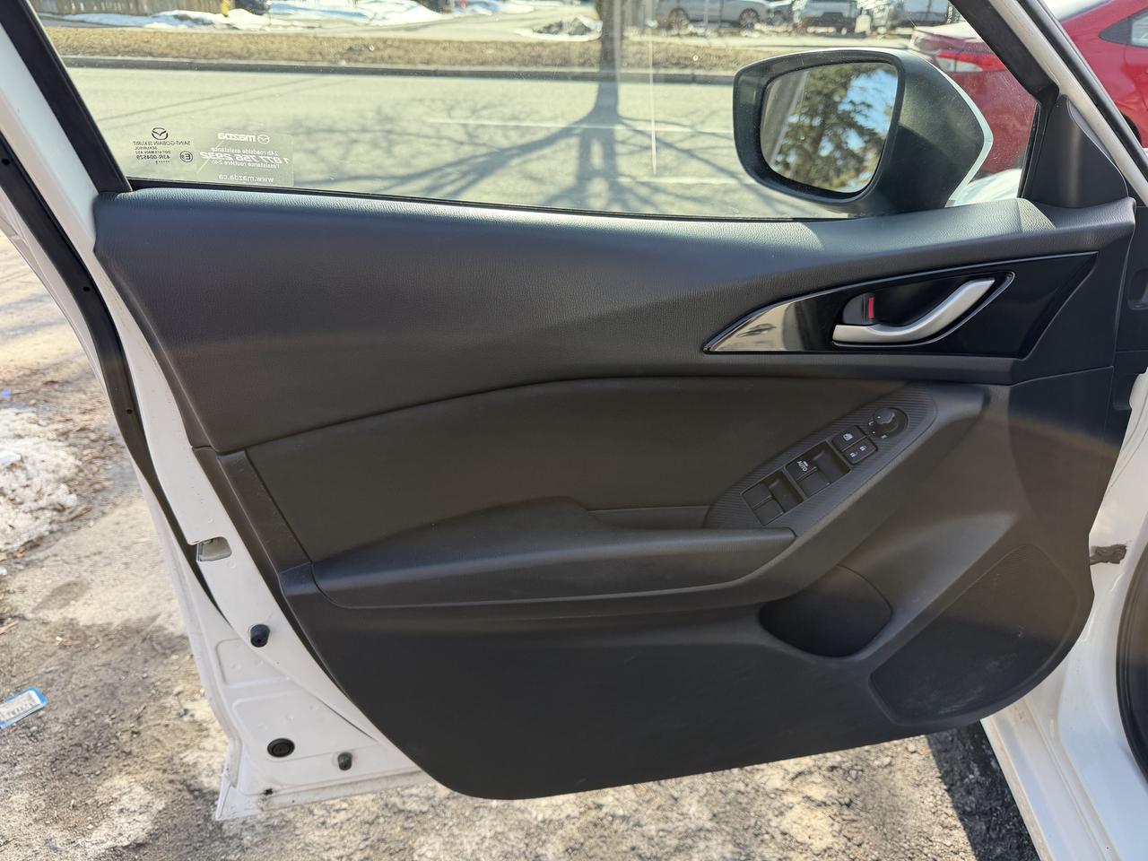 2016 Mazda MAZDA3 6-SPEED Photo