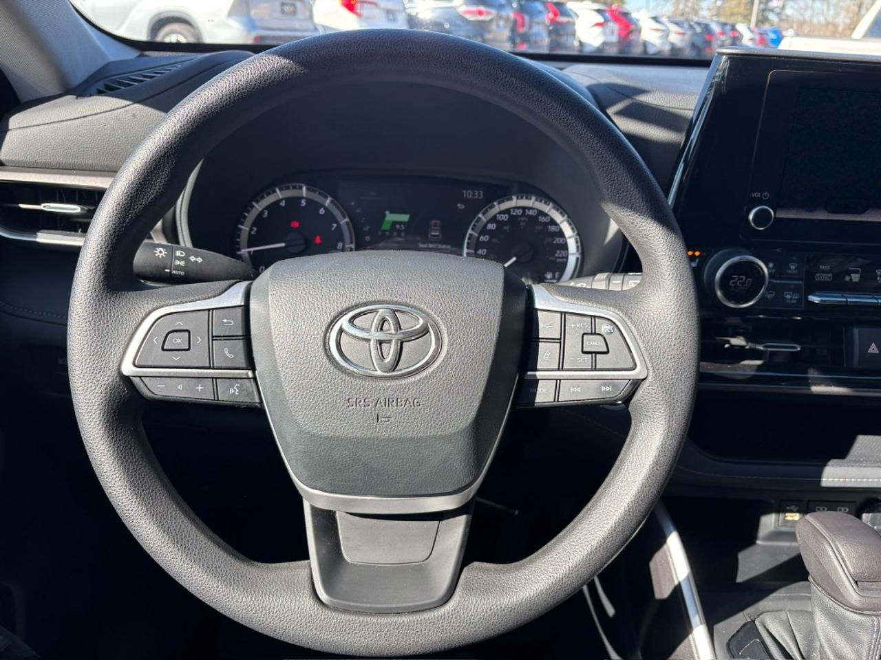 2023 Toyota Highlander LE AWD 8 PASS CLEAN CARFAX Photo