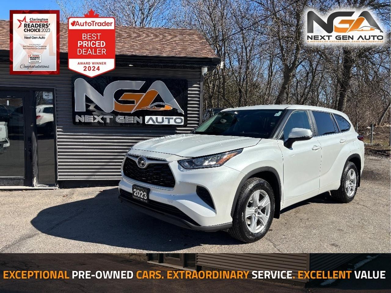 2023 Toyota Highlander LE AWD 8 PASS CLEAN CARFAX Photo0