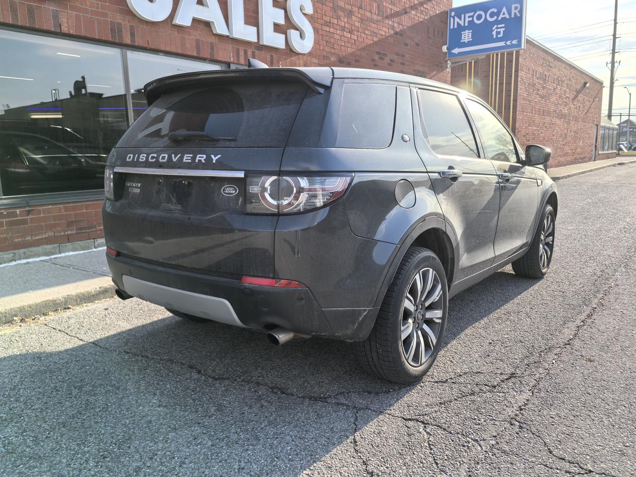 2017 Land Rover Discovery Sport HSE LUX Photo
