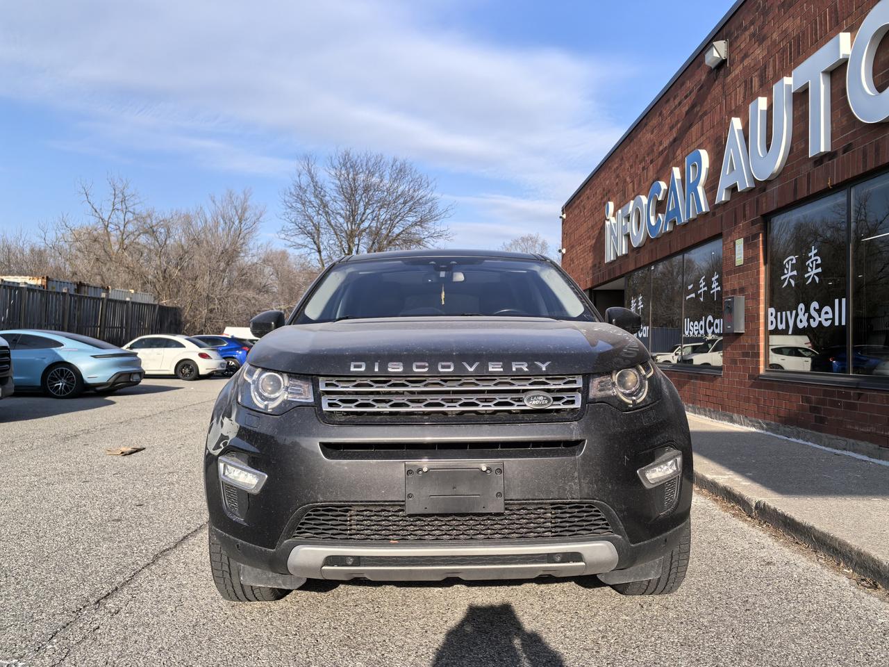 2017 Land Rover Discovery Sport HSE LUX Photo