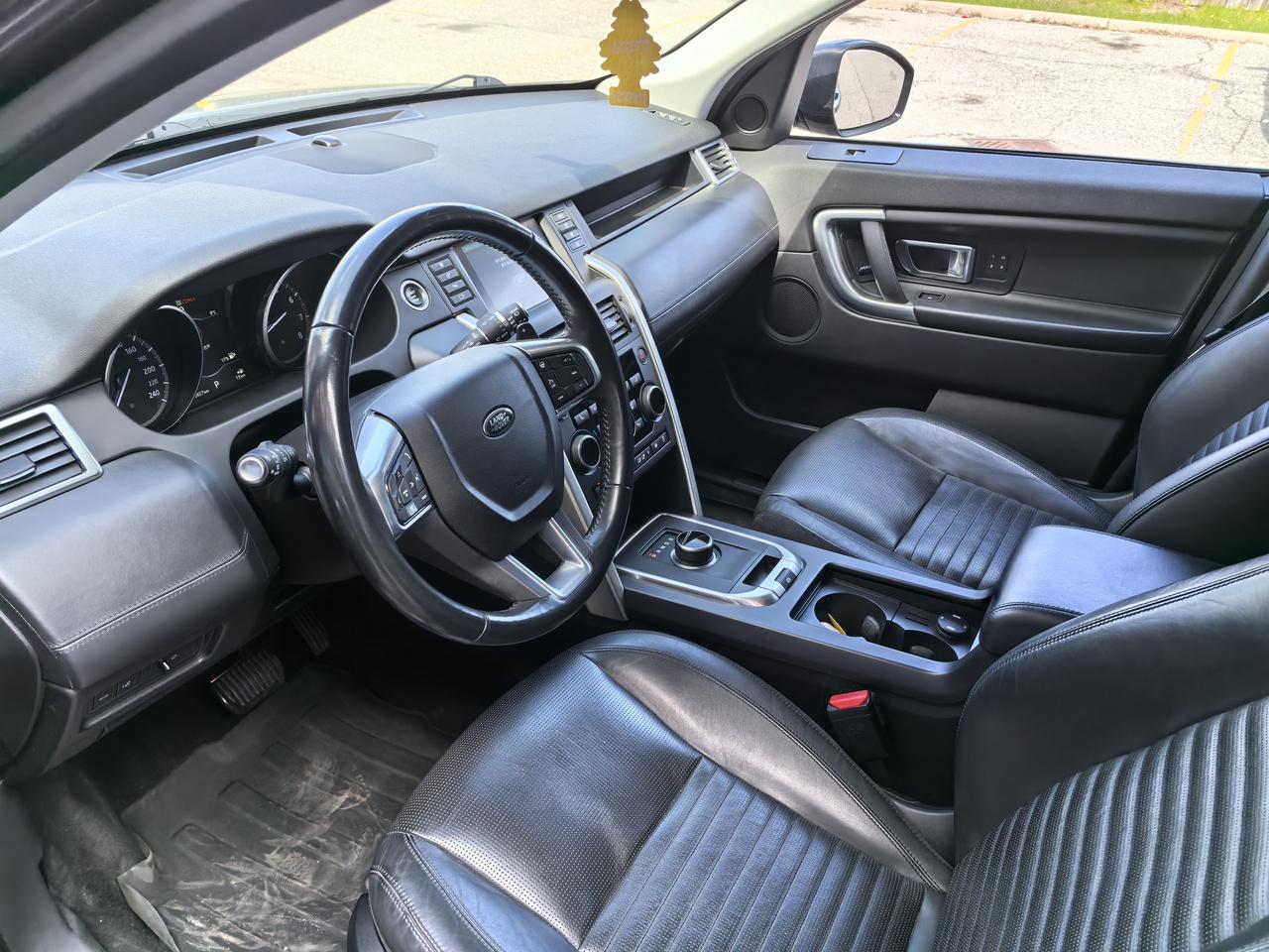 2017 Land Rover Discovery Sport HSE LUX Photo