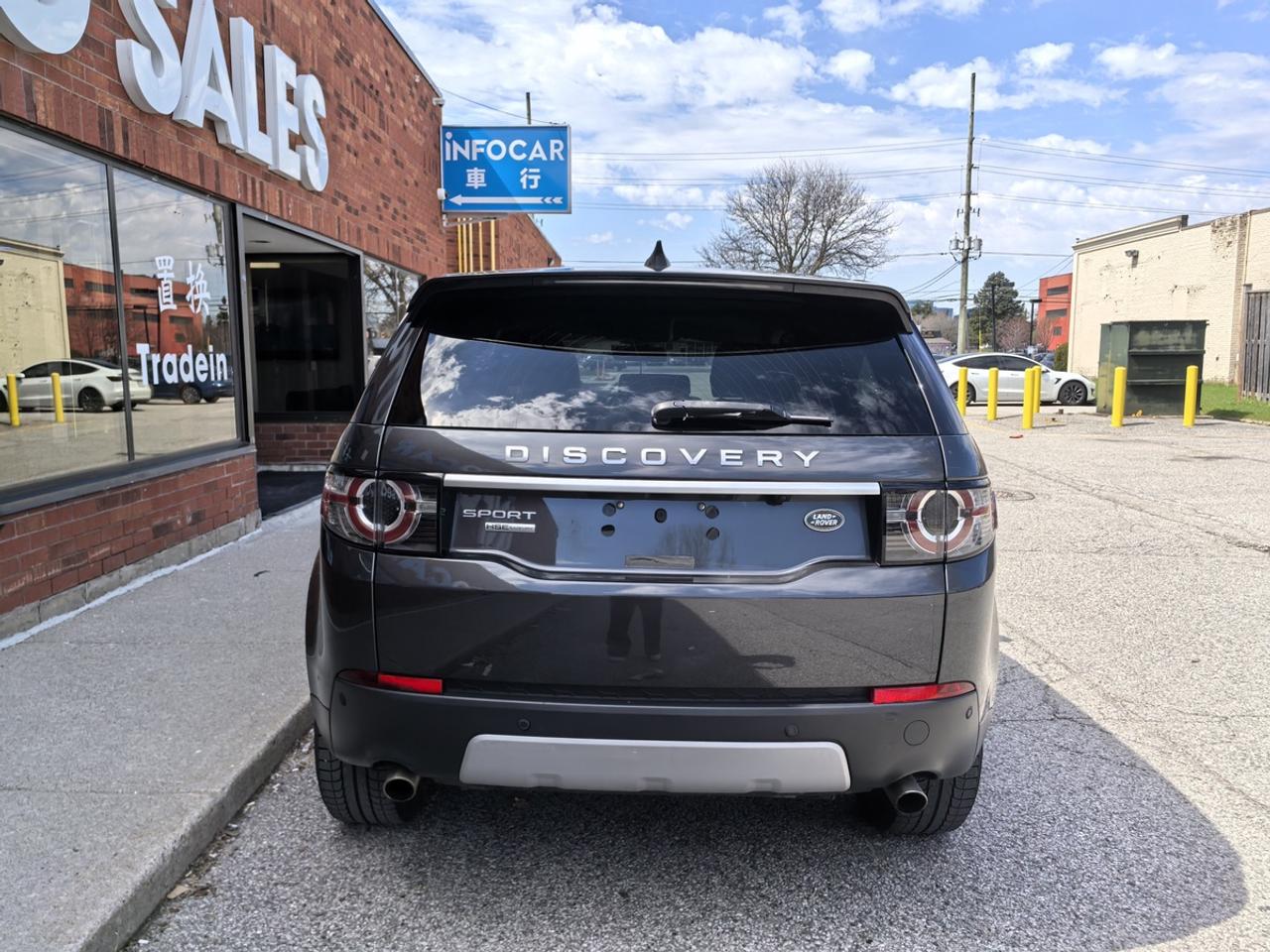 2017 Land Rover Discovery Sport HSE LUX Photo