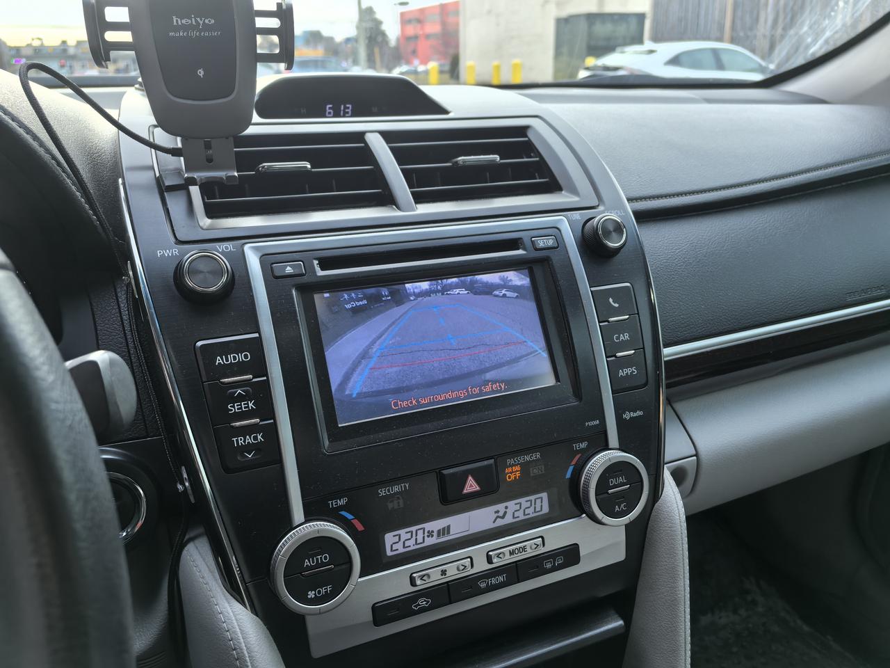 2012 Toyota Camry SE Photo