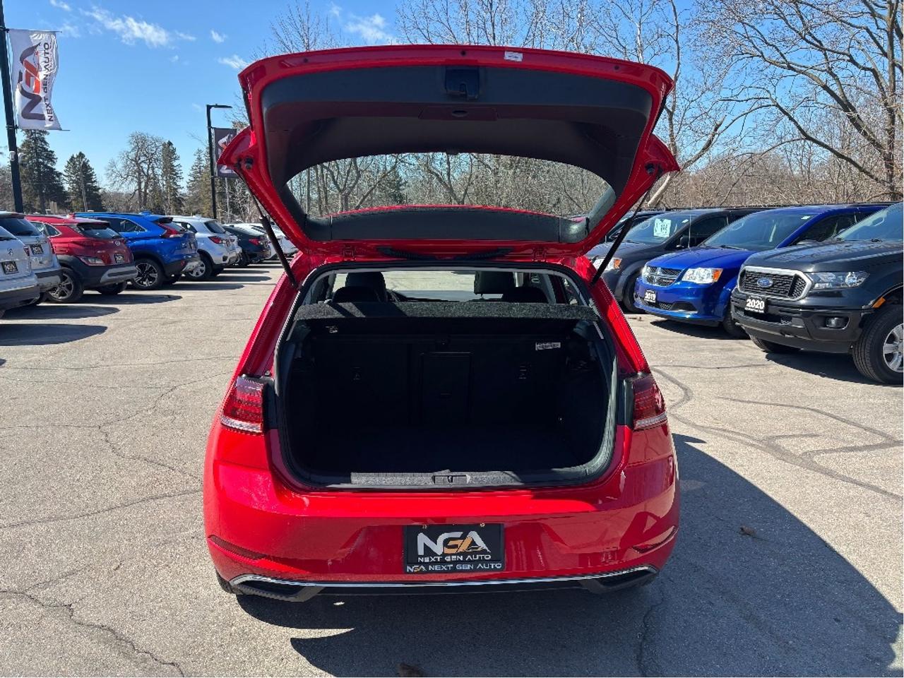 2021 Volkswagen Golf Highline ONLY 32077 KMS!! LEATHER NAV ROOF Photo