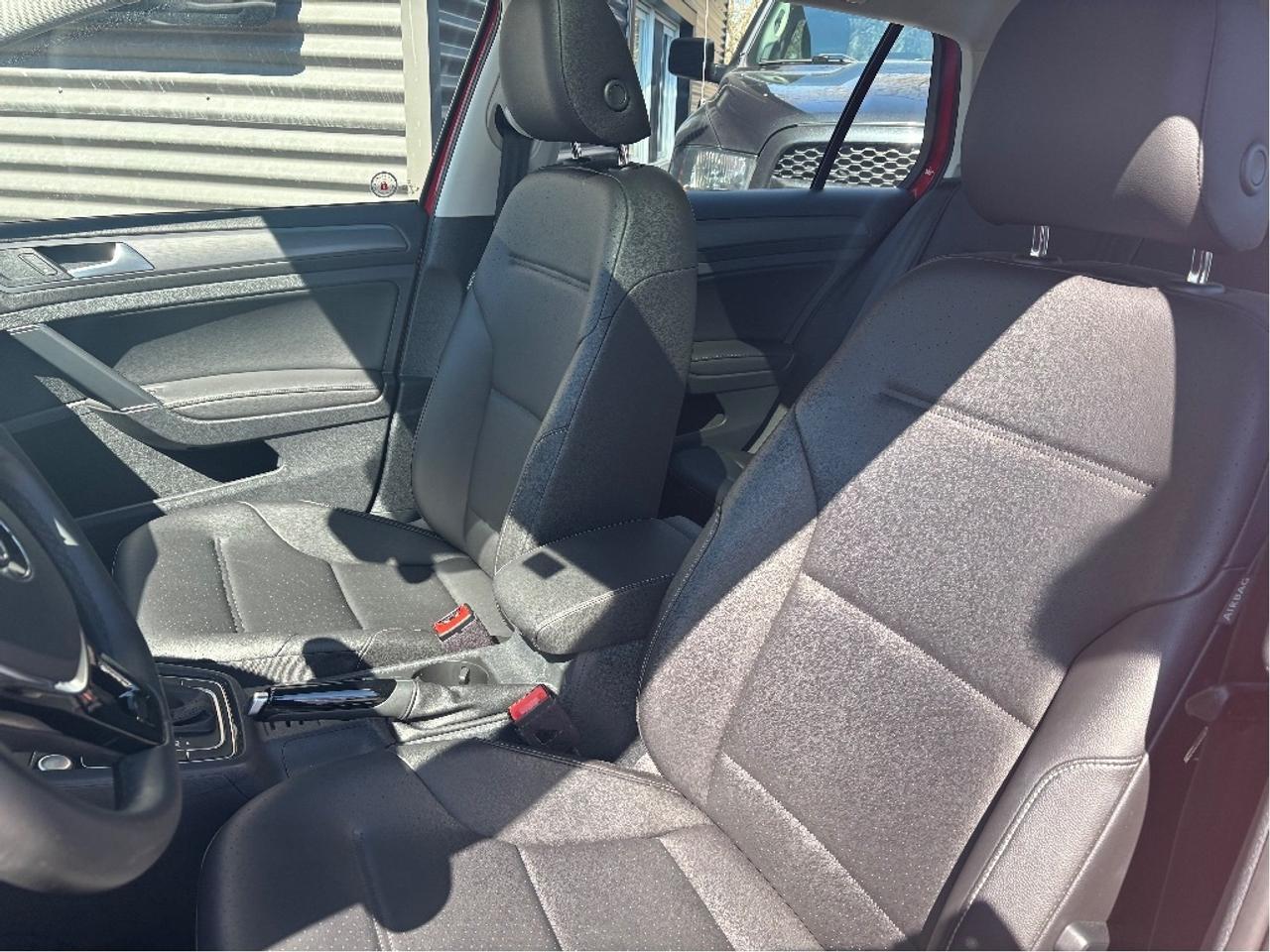 2021 Volkswagen Golf Highline ONLY 32077 KMS!! LEATHER NAV ROOF Photo