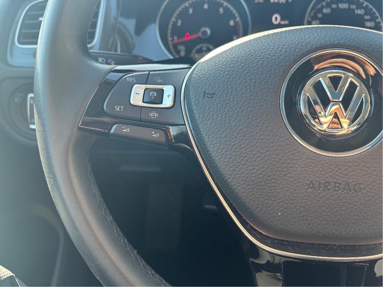 2021 Volkswagen Golf Highline ONLY 32077 KMS!! LEATHER NAV ROOF Photo