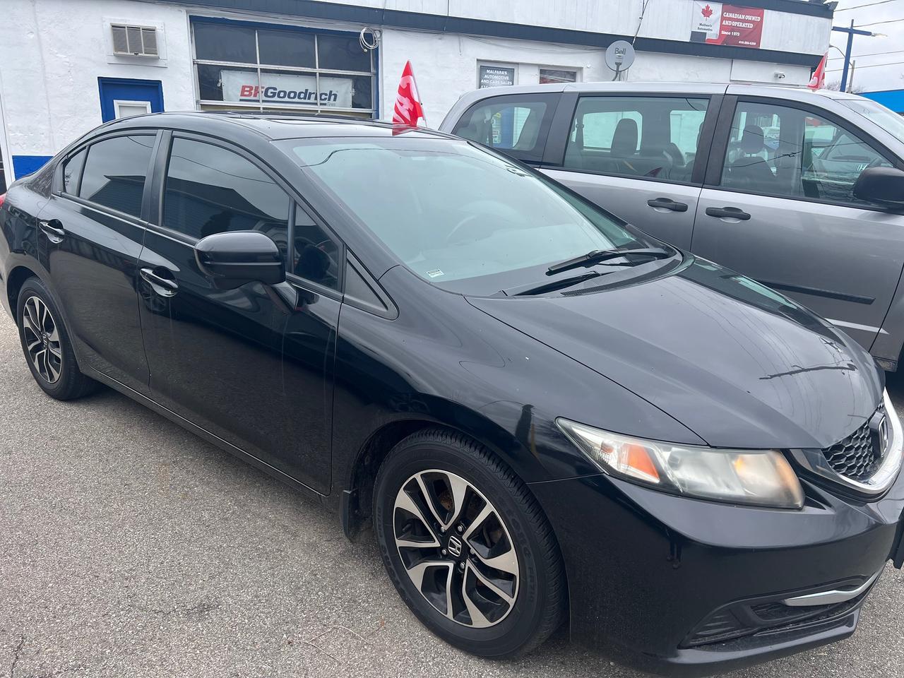 <p>CARPROOF clean! No accidents! Sunroof, Bluetooth, steering wheel controls, 4 cylinder automatic. Excellent gas mileage. EX model. Comes certified with a 1 year or 20,000km powertrain warranty.&nbsp;</p>