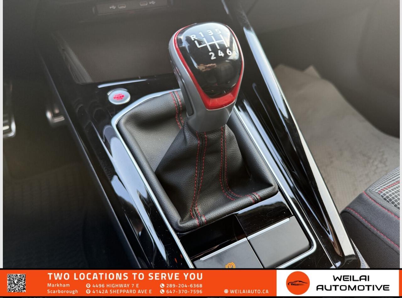 2023 Volkswagen Golf GTI 40th Anniversary/No Accident/Fully Serviced! Photo