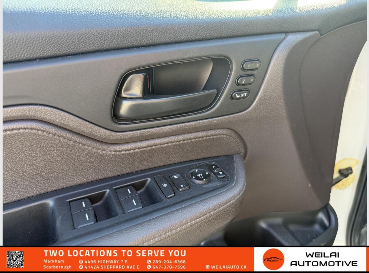 2019 Honda Odyssey EX-L/8 Seats/Leather/Roof! Photo4