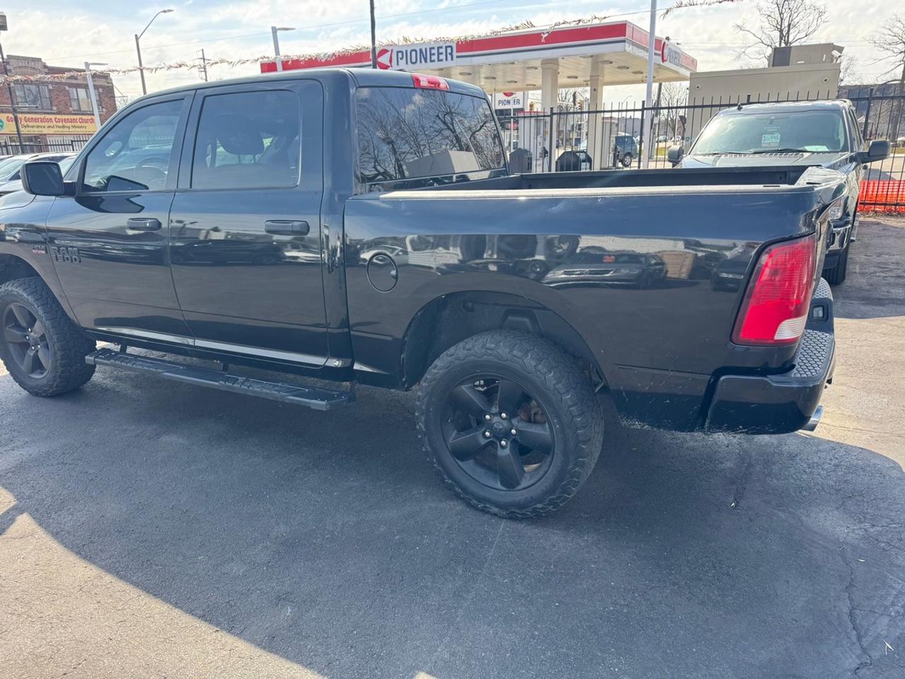 2016 RAM 1500 ST Photo