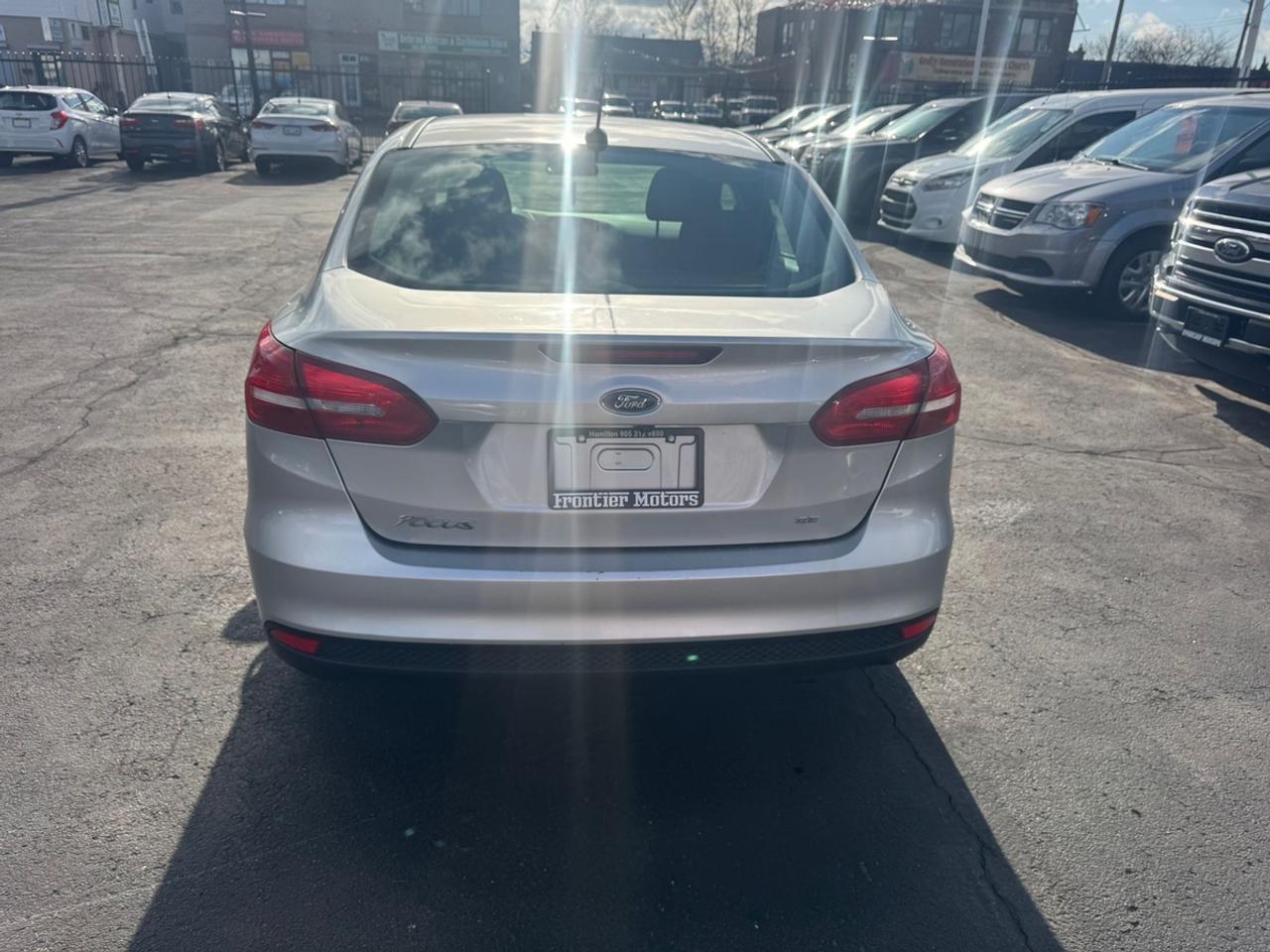 2017 Ford Focus SE Photo