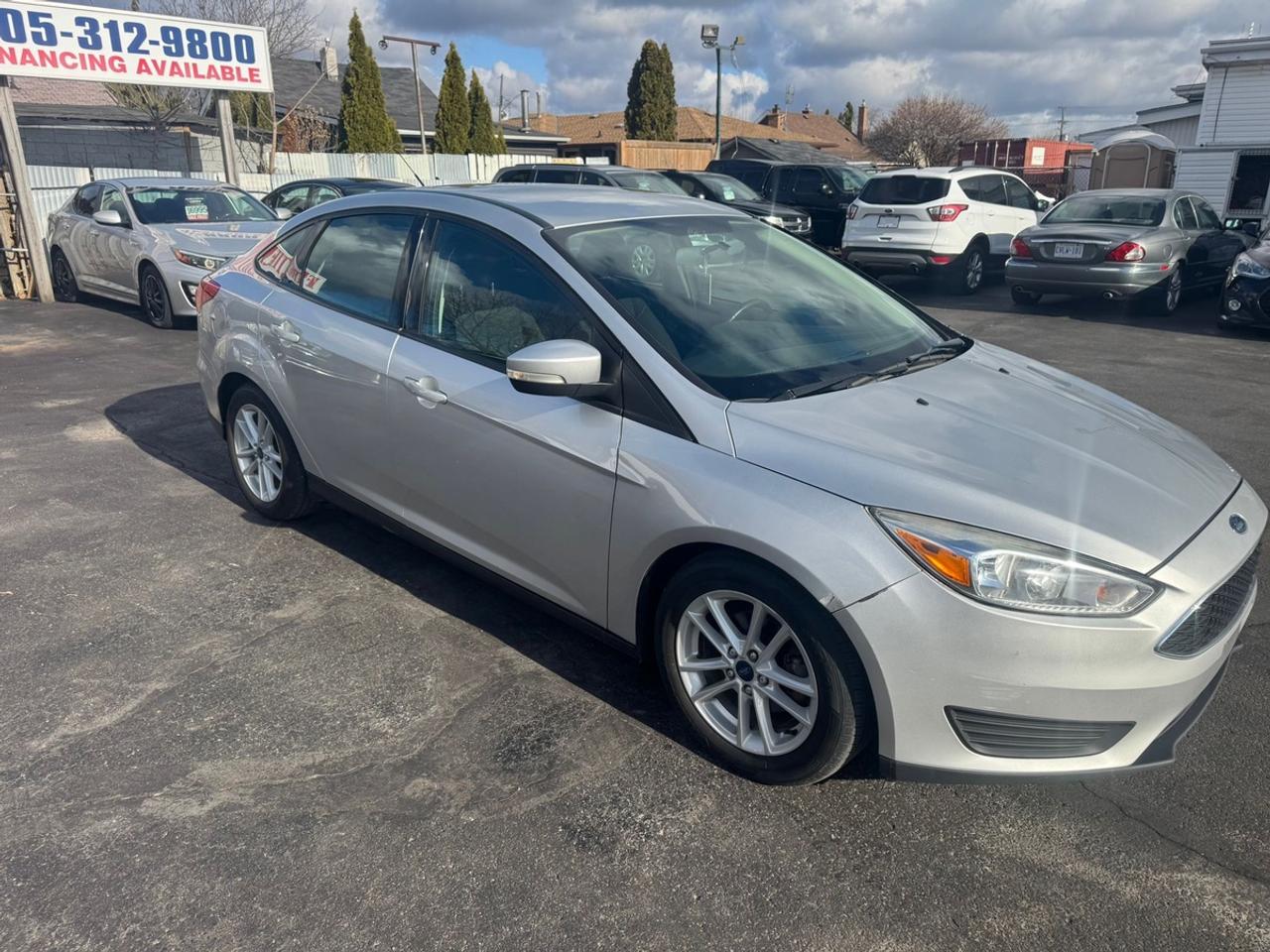 2017 Ford Focus SE Photo