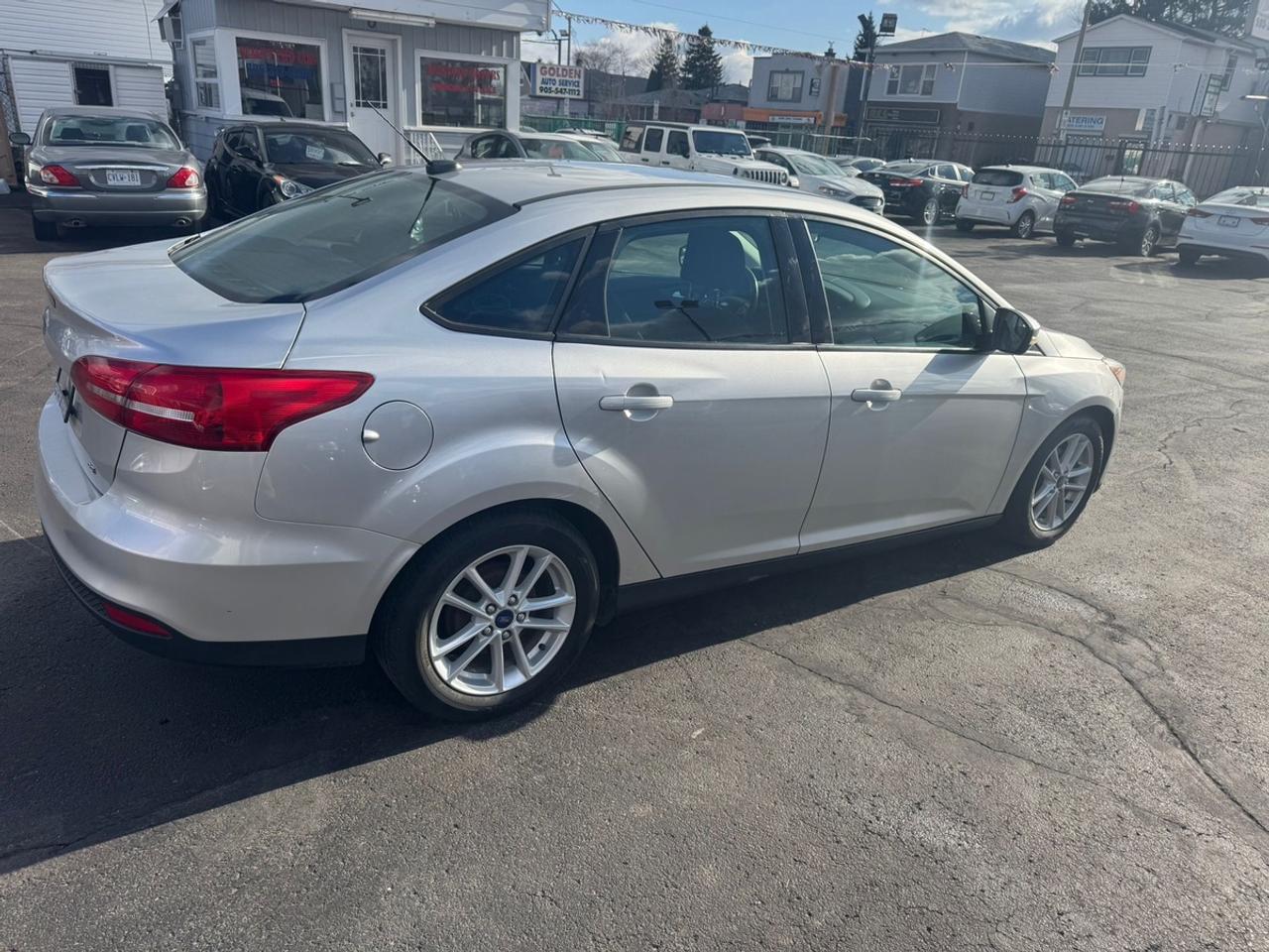 2017 Ford Focus SE Photo