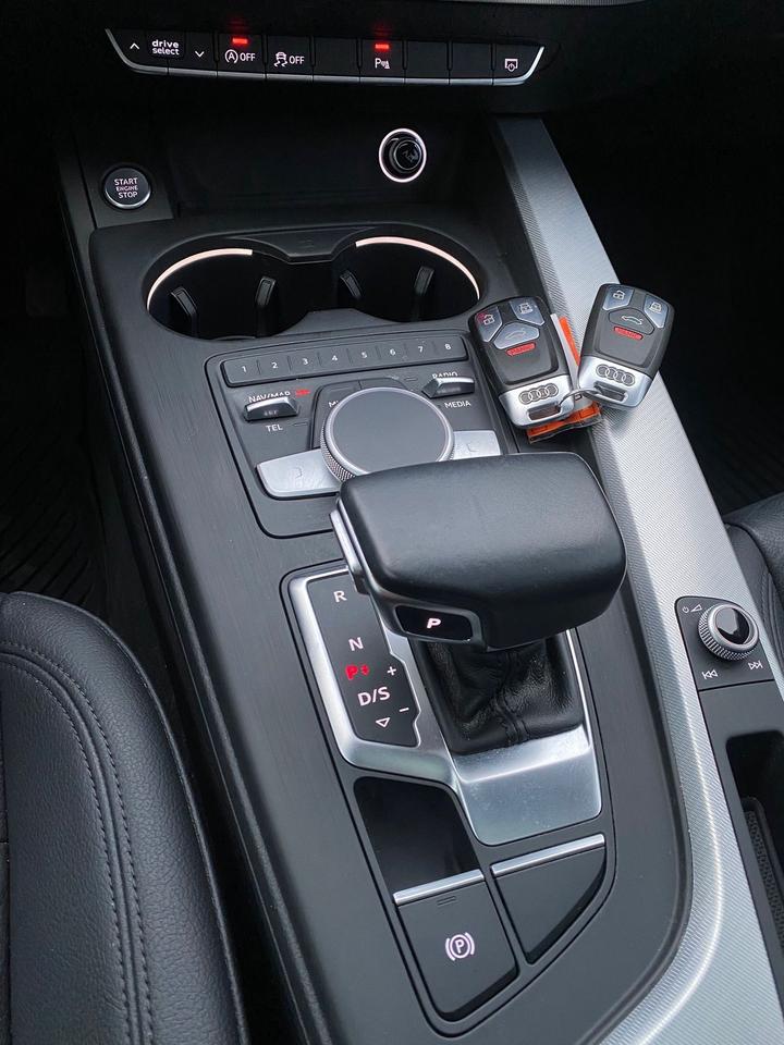 2017 Audi A4 Quattro Progressiv | NO ACCIDENT | SUNROOF | LEATH Photo