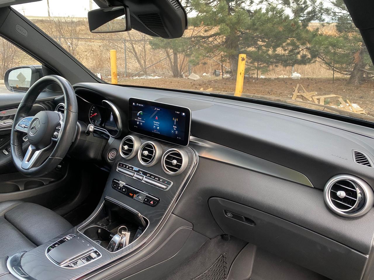 2020 Mercedes-Benz GLC-Class 300 | NO ACCIDENT | LEATHER | PANOROOF Photo