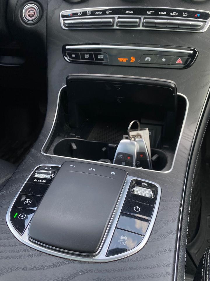 2020 Mercedes-Benz GLC-Class 300 | NO ACCIDENT | LEATHER | PANOROOF Photo
