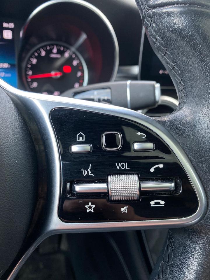 2020 Mercedes-Benz GLC-Class 300 | NO ACCIDENT | LEATHER | PANOROOF Photo