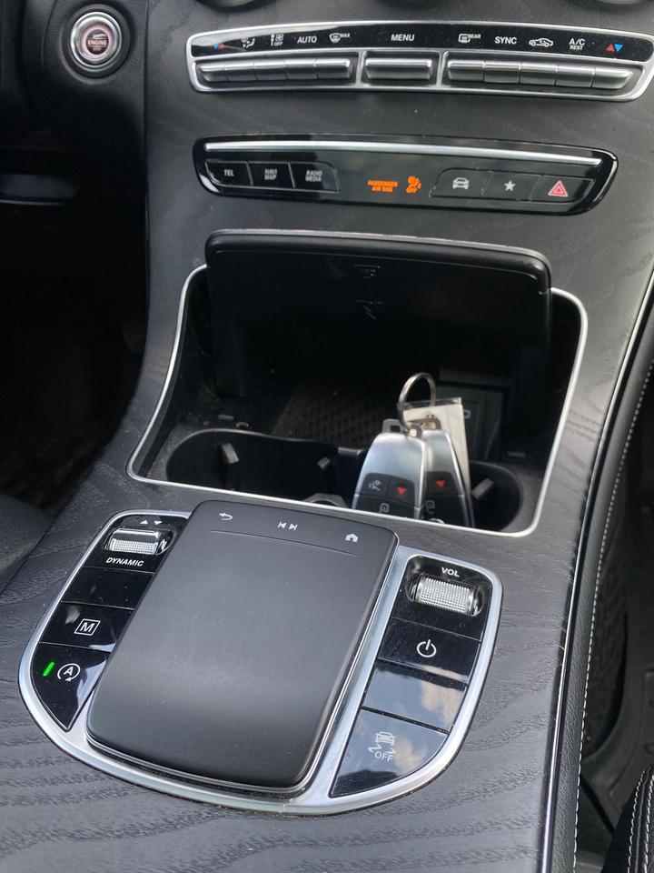 2020 Mercedes-Benz GLC-Class 300 | NO ACCIDENT | LEATHER | PANOROOF Photo