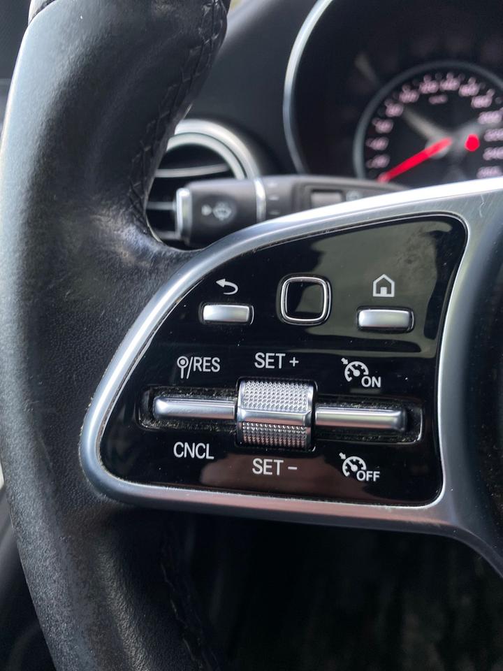2020 Mercedes-Benz GLC-Class 300 | NO ACCIDENT | LEATHER | PANOROOF Photo