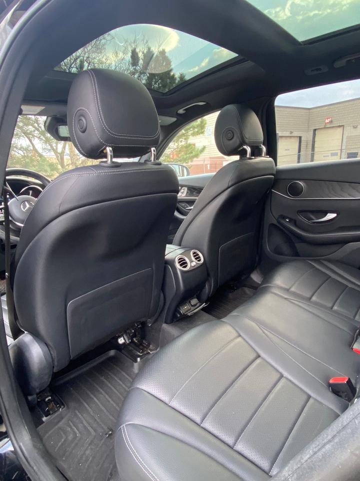 2020 Mercedes-Benz GLC-Class 300 | NO ACCIDENT | LEATHER | PANOROOF Photo
