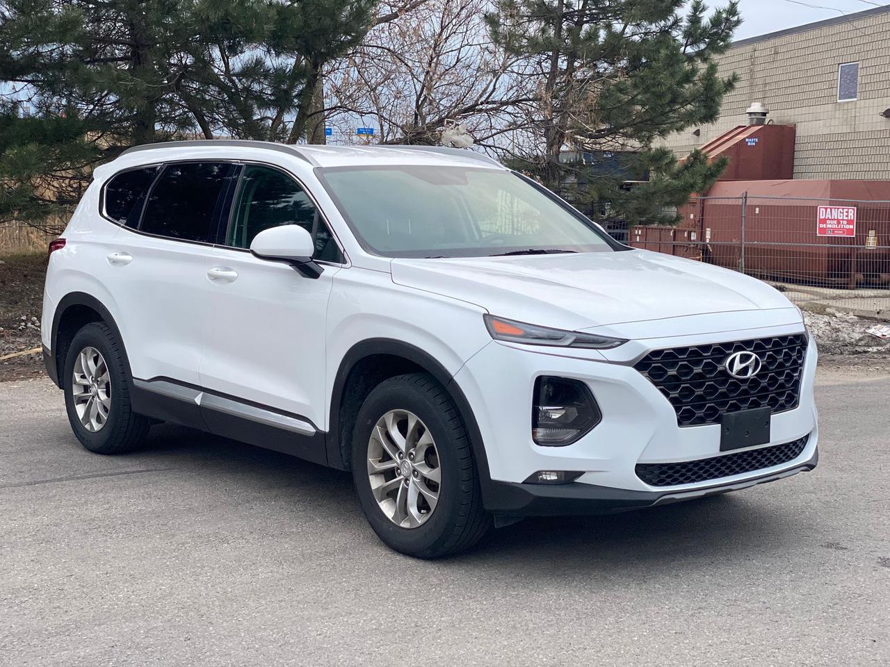 2019 Hyundai Santa Fe SE | NO ACCIDENT | Photo