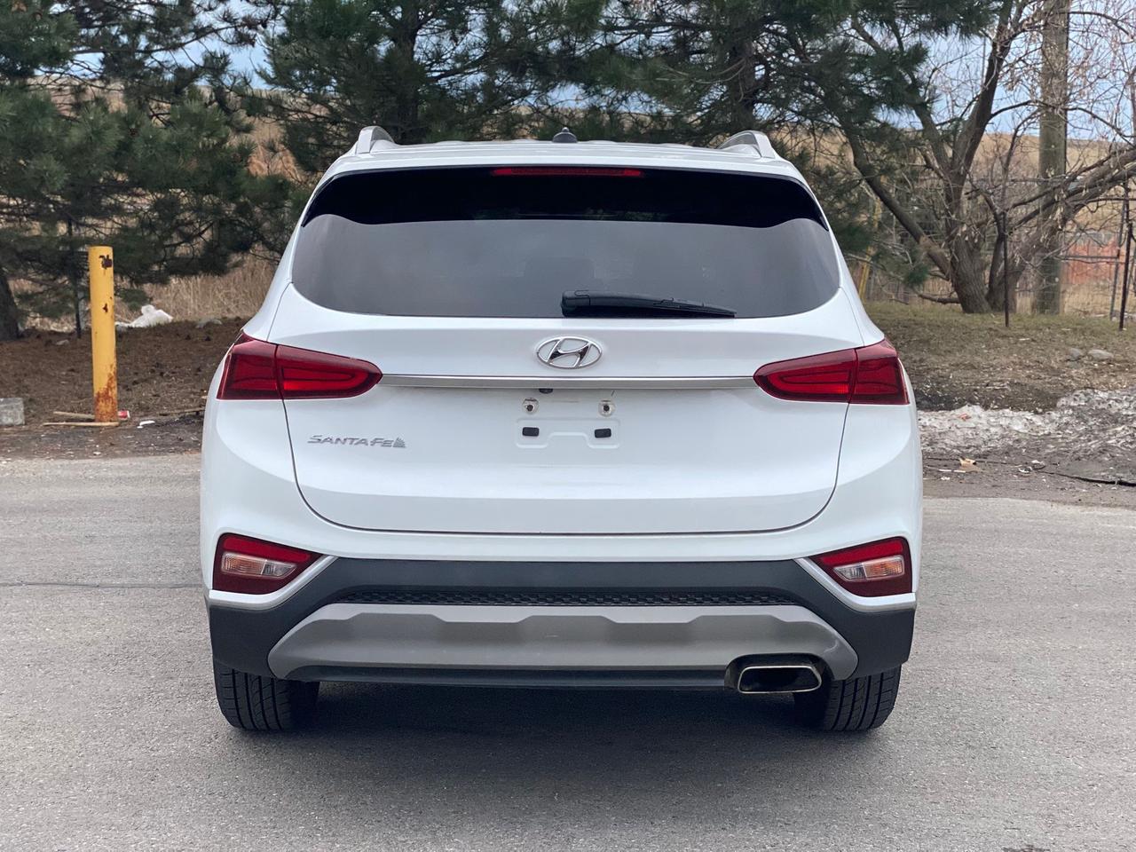 2019 Hyundai Santa Fe SE | NO ACCIDENT | Photo
