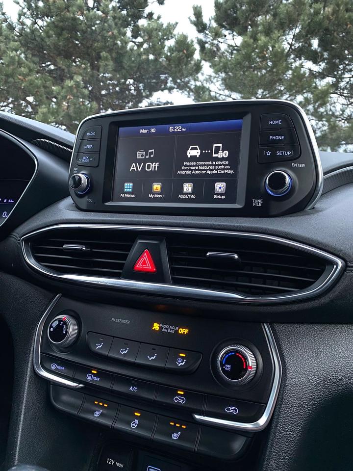 2019 Hyundai Santa Fe SE | NO ACCIDENT | Photo