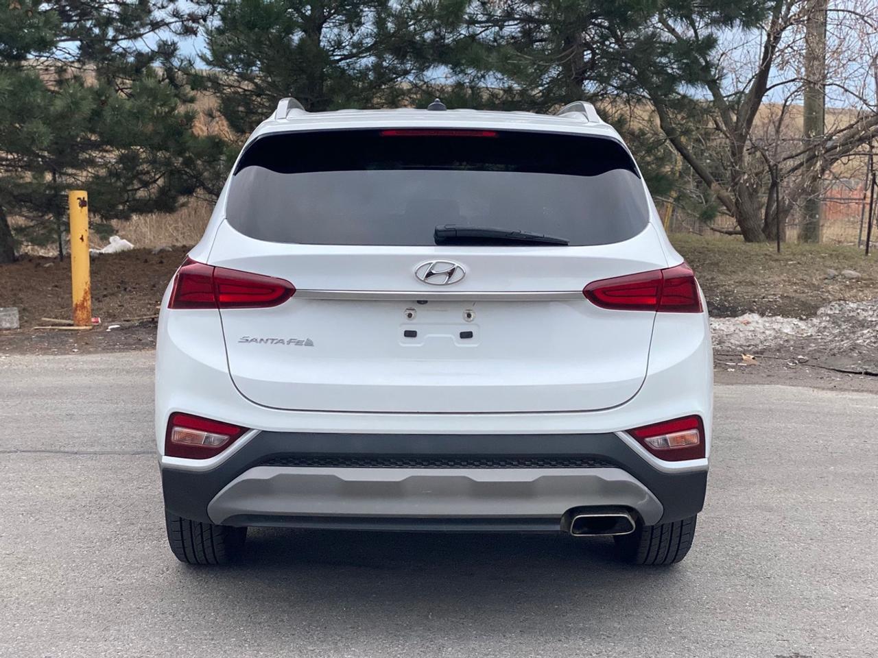 2019 Hyundai Santa Fe SE | NO ACCIDENT | Photo