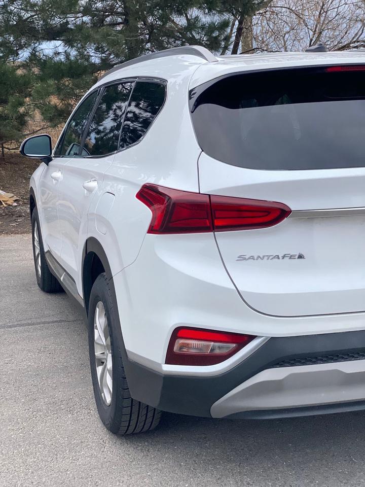 2019 Hyundai Santa Fe SE | NO ACCIDENT | Photo